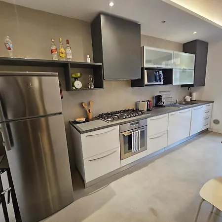 Interno Gavi Elegante Nel Cuore Di Verona